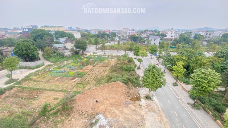 Bán gấp lô góc 2 mặt tiền DT 136,5m2 giá đầu tư đối diện khu chợ Lương Sơn, sẵn sổ đỏ sang tên(BP)