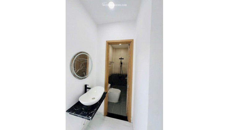 Cần bán gấp căn nhà mặt tiền đường huyện Cần Đước- Long An