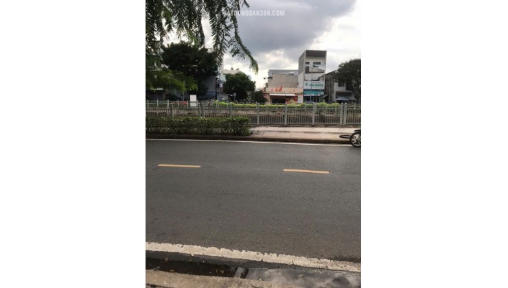 NHÀ 1 TRỆT 2 LẦU BÊ TÔNG CỐT THÉP. MẶT TIỀN LÒ GỐM GIÁ 6TỶ TL. LH:0933279273. 0908279273