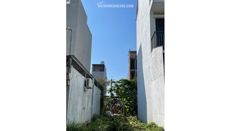 BÁN ĐẤT TẶNG NHÀ ĐÌNH PHONG PHÚ QUẬN 9 - TIỀM NĂNG RA MẶT TIỀN - CHỈ 5 TỶ