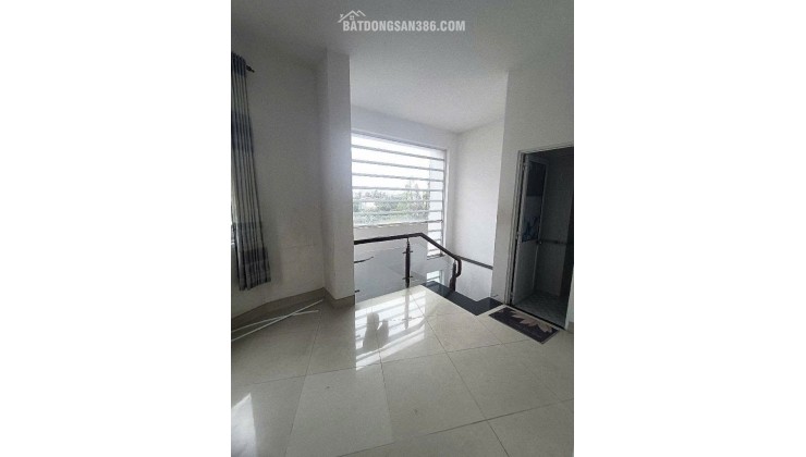 CĂN GÓC 3 TẦNG GẦN UBND PHÚ HỮU – HXH – GIÁ 5 TỶ