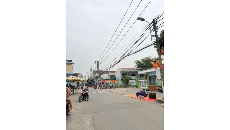 CĂN GÓC 3 TẦNG GẦN UBND PHÚ HỮU – HXH – GIÁ 5 TỶ