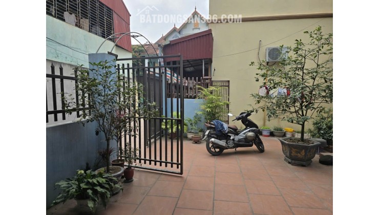 Bán gấp nhà Gia Lâm - 156m2- 13 tỷ - ô tô 7 chỗ qua lại vô tư