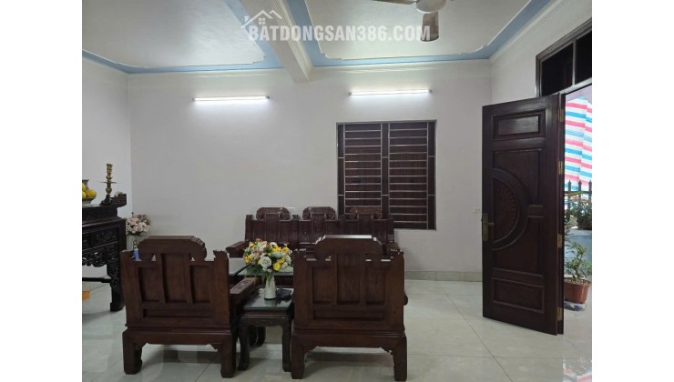 Bán gấp nhà Gia Lâm - 156m2- 13 tỷ - ô tô 7 chỗ qua lại vô tư