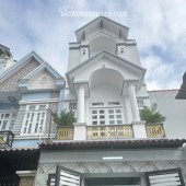 NHÀ BÁN QUẬN 12 - GIÁP SONG HÀNH, TRƯỜNG CHINH.
QUA TÂN BÌNH CHỈ VÀI PHÚT NHÀ 4 TẦNG BTCT VÀO Ở NGAY.