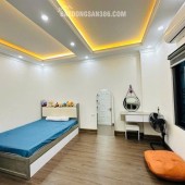 CẦN BÁN NHÀ NGỌC LÂM 6 TANG CÓ THANG MÁY,35m nhỉnh 9 tỷ.