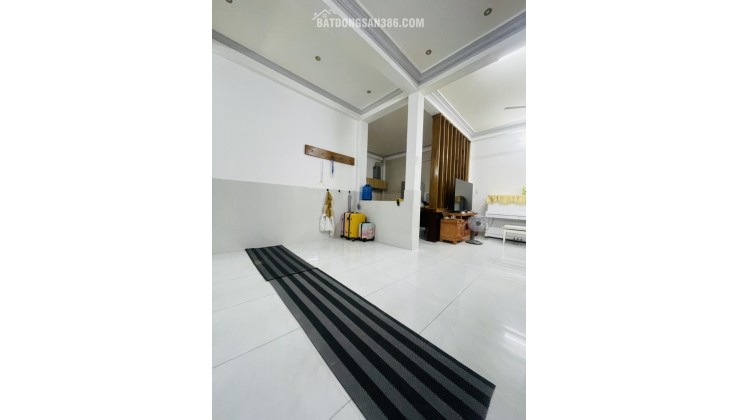 Bán nhà Hiệp Bình Phước Thủ Đức - 64m² (8x8m) - 3 Tầng Full Nội Thất - Giá 5.4 Tỷ