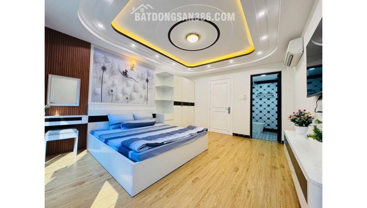  NGAY PHẠM VĂN ĐỒNG - 5 TẦNG BTCT - 33M2 - 5' TỚI SÂN BAY - CÔNG VIÊN GIA ĐỊNH - SỔ VUÔNG A4 - NHĨNH 6TỶ THƯƠNG LƯỢNG