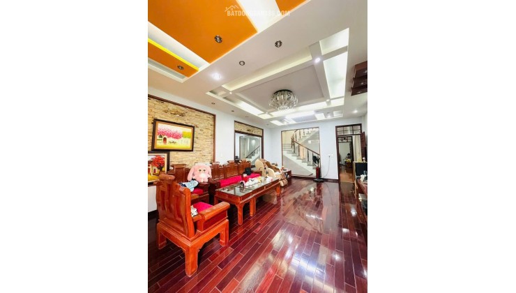 bán nhà mặt phố Lê đại hành - 4 tầng và giá 10,x tỷ, còn mới kinh daonh và ở tốt, gần ngã 4 lê quý đôn công viên kì bá