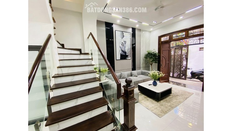 Bán nhà Định Công DT 55m2 x 5 tầng, giá 8.2 tỷ, ngõ to, gần phố, SĐCC