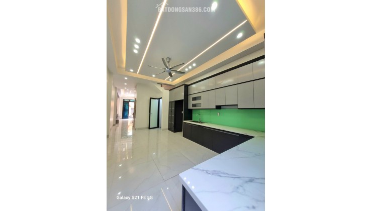 bán nhà 4 tầng thang máy hiện đại ngay trần lãm - gần chợ đậu và nguyễn tông quai đi vào