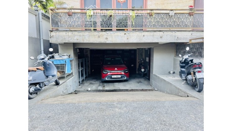 Bán Biệt Thự Triệu Đô Linh Đông Thủ Đức - 450m² - Ngang 18m - 5 Tầng Có Thang Máy - Giá 33 Tỷ