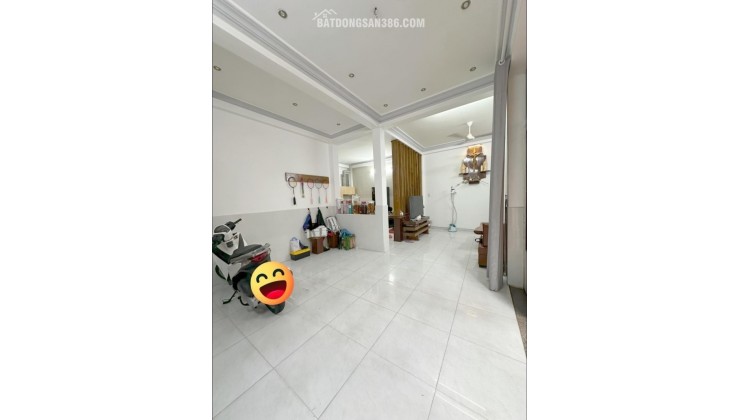 Bán nhà Hiệp Bình Phước Thủ Đức - 64m² (8x8m) - 3 Tầng Full Nội Thất - Giá 5.4 Tỷ