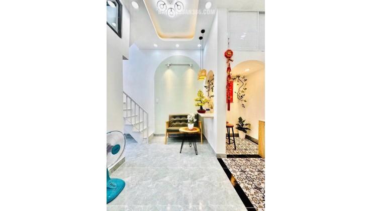 NHỈNH 2TỶ CÓ NHÀ SG - 3 TẦNG XINH LUNG LINH - GẦN NHÀ GA T3 - 10P QUA SÂN BAY - 5P TỚI EMART 2 NHỘN NHỊP - SỔ HỒNG RIÊNG TÂN BÌNH