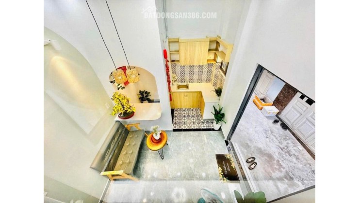 NHỈNH 2TỶ CÓ NHÀ SG - 3 TẦNG XINH LUNG LINH - GẦN NHÀ GA T3 - 10P QUA SÂN BAY - 5P TỚI EMART 2 NHỘN NHỊP - SỔ HỒNG RIÊNG TÂN BÌNH