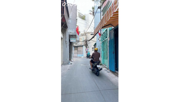 NHÀ BÁN TRUNG TÂM PHÚ NHUẬN SÁT BÊN PHỐ ẨM THỰC PHAN XÍCH LONG
HẺM TRƯỚC NHÀ GẦN 4M OTO THÔNG CHƯA TỚI 50M RA MT - DT 28M 4 TẦNG 4X7M TIỆN DI CHUYỂN