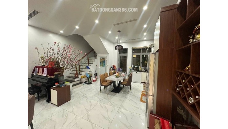 Bán nhà phân lô Bộ Quốc Phòng Thạch Bàn 96m2, MT 7.7m, vỉa hè, 17.8 tỷ 0372311369