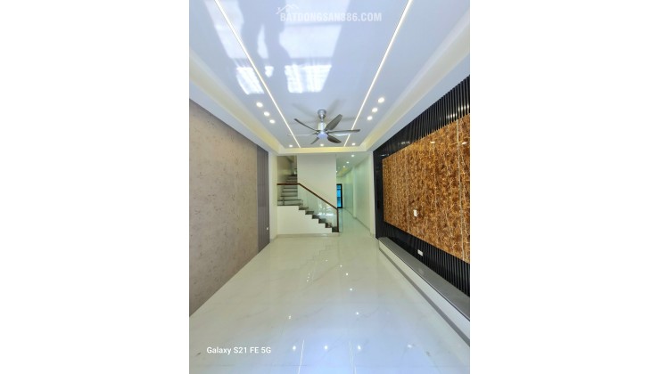 bán nhà 4 tầng thang máy hiện đại ngay trần lãm - gần chợ đậu và nguyễn tông quai đi vào