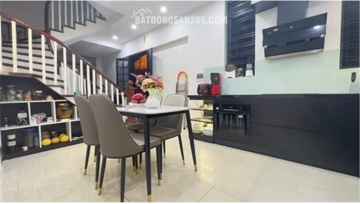  BÁN NHÀ PHÚC LỢI 5 TẦNG 43M – SÁT CHỢ - DÂN TRÍ AN NINH CHỈ - 7.3 TỶ