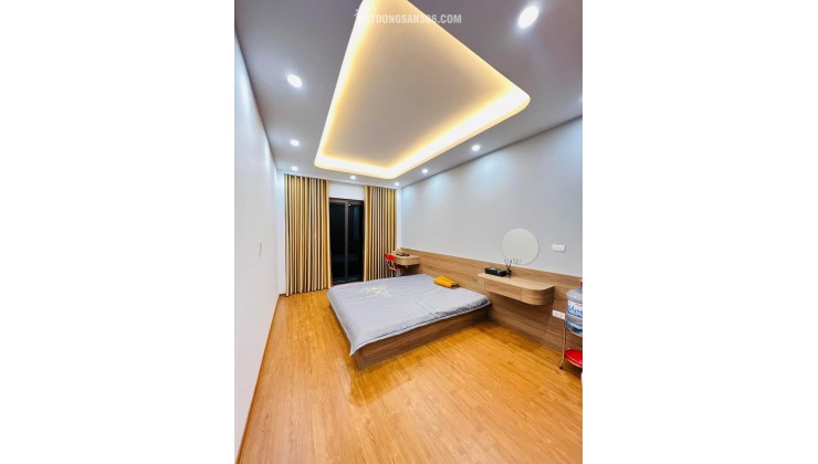 BÁN NHÀ VŨ XUÂN THIỀU SÀI ĐỒNG, LÔ GÓC, Ô TÔ ĐỖ, 4 TẦNG MỚI ĐẸP, NHỈNH 5 TỶ