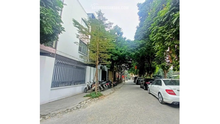 Chính chủ cần bán căn biệt thự liền kề Lô góc thoáng Khoang Phùng, đường nội khu rộng, vỉa hè thoáng, ô tô dừng đỗ thuận tiện, phù hợp khách hàng cần