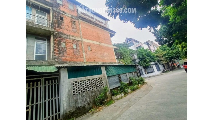 Chính chủ cần bán căn biệt thự liền kề Lô góc thoáng Khoang Phùng, đường nội khu rộng, vỉa hè thoáng, ô tô dừng đỗ thuận tiện, phù hợp khách hàng cần