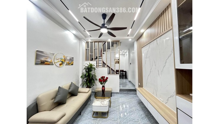 NHÀ ĐẸP LÔ GÓC THẠCH BÀN - SÁT AEON MALL - 4 TẦNG Ở NGAY - CHỈ 5.65 TỶ