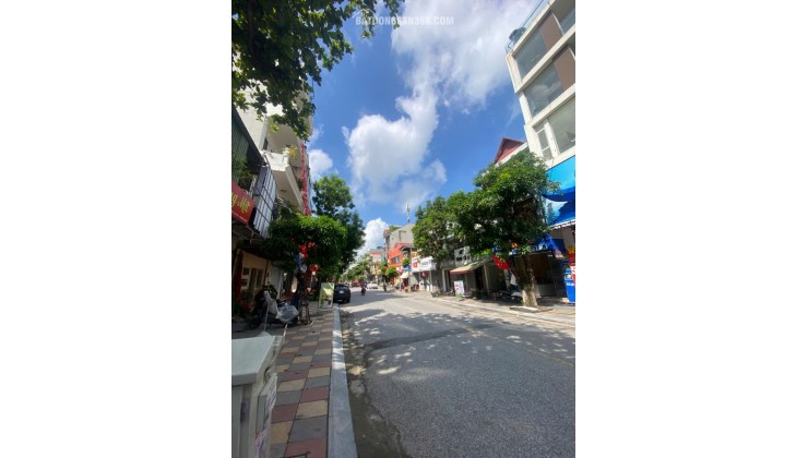 chủ cần bán nhà mặt phố trần hưng đạo, nhà 2 tầng cũ, giá rẻ nhất khu vực 1 chiều sầm uất, giá 6,x tỷ,