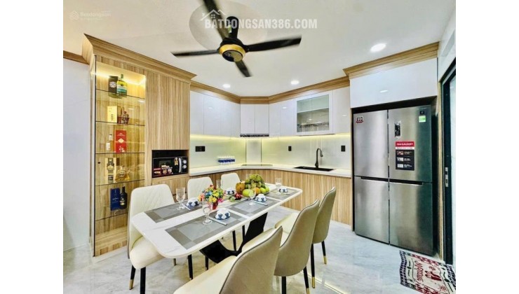 Tôi cần bán gấp căn nhà HXH 6m Nguyễn Văn Lượng, P17, DT: 4.2x15m, KC: 2 lầu, GIÁ: 8.5 tỷ còn TL