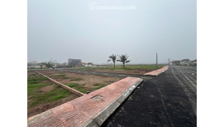 BÁN NHANH LÔ GÓC, 105m, mặt tiền 5.6m, hơn 1.5 tỷ, đặc khu kinh tế Ninh Cơ, Ninh Bình, sát biển