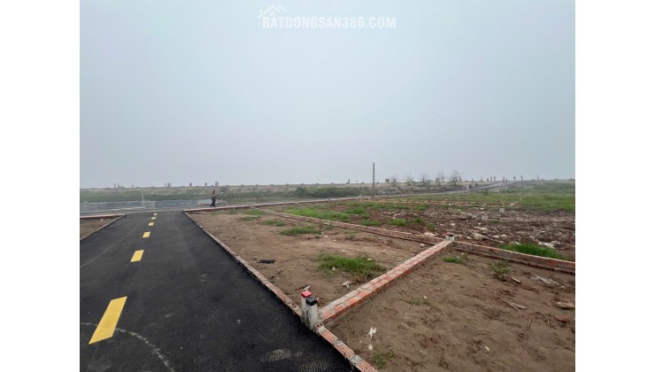 BÁN NHANH LÔ GÓC, 105m, mặt tiền 5.6m, hơn 1.5 tỷ, đặc khu kinh tế Ninh Cơ, Ninh Bình, sát biển