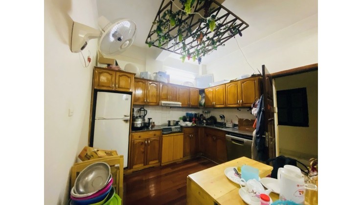 Bán nhà Tập Thể Tầng 3 Tân Mai 120m2 4 ngủ vị trí đẹp đủ tiện ích 4.3 tỷ