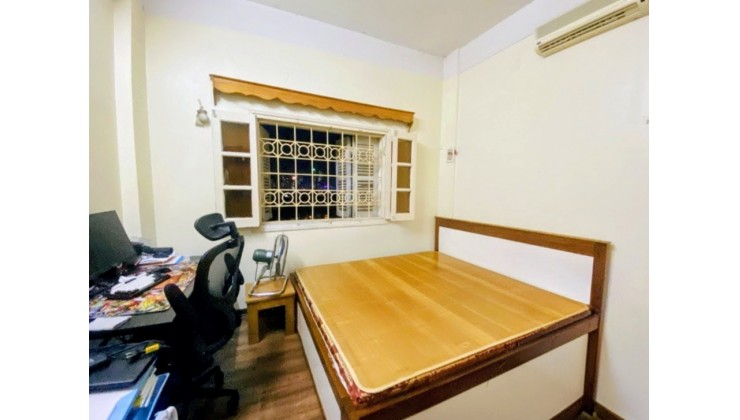 Bán nhà Tập Thể Tầng 3 Tân Mai 120m2 4 ngủ vị trí đẹp đủ tiện ích 4.3 tỷ