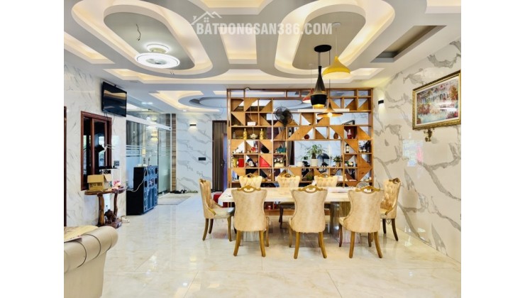 Bán Biệt Thự Triệu Đô Linh Đông Thủ Đức - 450m² - Ngang 18m - 5 Tầng Có Thang Máy - Giá 33 Tỷ