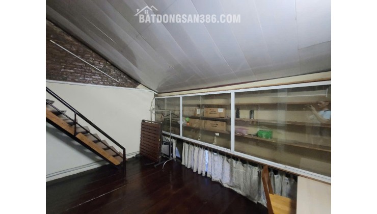 Chính chủ cần bán căn nhà lầu 1 tại 49D Trần Hưng Đạo, Phường Án Đông (P.5 cũ), Quận 5