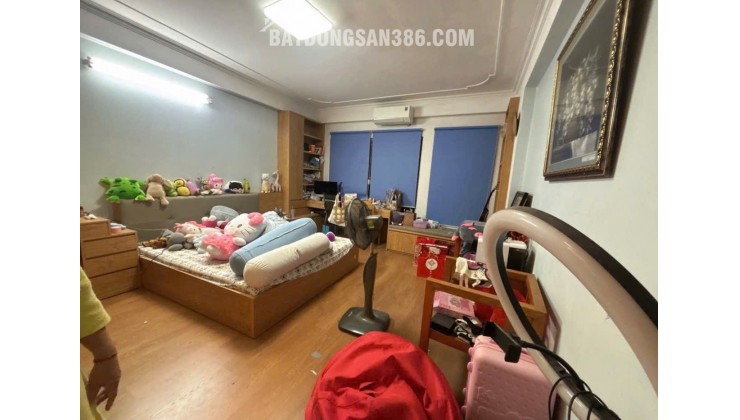 Bán nhà 5 tầng phố Bà Triệu Hà Đông 8,6 tỷ