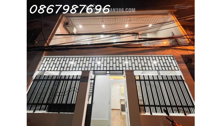 Nhà 1 trệt 1 lầu hẻm 3m cách chợ Phương Sài 50m .