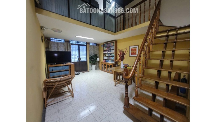 Chính chủ cần bán căn nhà lầu 1 tại 49D Trần Hưng Đạo, Phường Án Đông (P.5 cũ), Quận 5