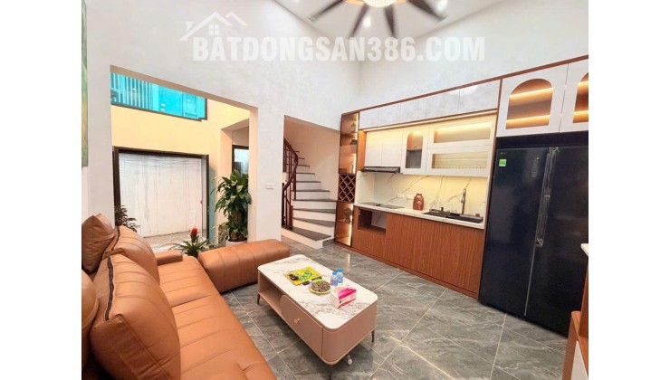 Hàng Hiếm- Chính chủ bán nhà Minh Khai- Nhà siêu mới 5 Tầng- Tặng Full nội thất cao cấp