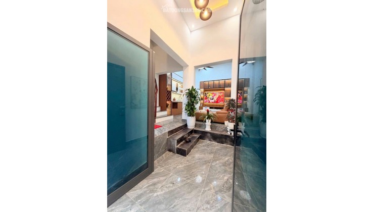 Hàng Hiếm- Chính chủ bán nhà Minh Khai- Nhà siêu mới 5 Tầng- Tặng Full nội thất cao cấp