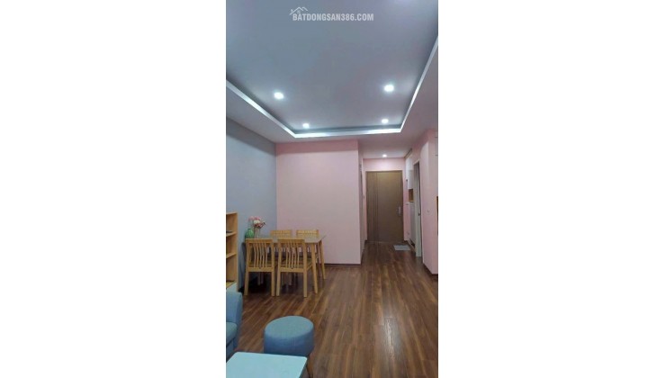 Chính chủ cho thuê căn hộ tòa E2 - ECH Phúc Lợi diện tích 68m², bao gồm 2 phòng ngủ và 2 vệ sinh. Có thể chuyển vào ở luôn