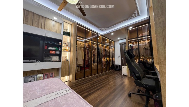 BÁN NHÀ SIÊU PHẨM MỚI TINH CẦU GIẤY  52M, 6 TẦNG THANG MÁY THÔNG SÀN, MẶT TIỀN 5,3M, GIÁ 16.5 TỶ