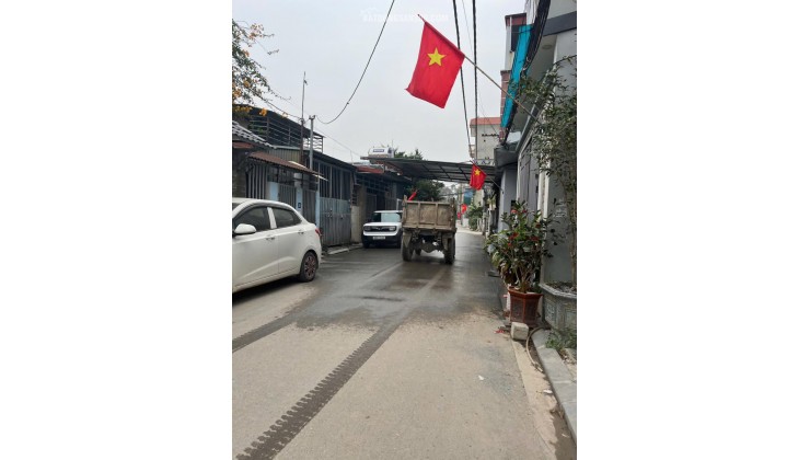 NHÀ ĐẸP VỪA Ở VỪA KINH DOANH – Ô TÔ TRÁNH NHAU Thôn Sáp Mai  xã Thiên Lộc (Võng La cũ) Diện tích: 57m² Mt 4.1m Sẵn nhà 4 tầng kiên cố