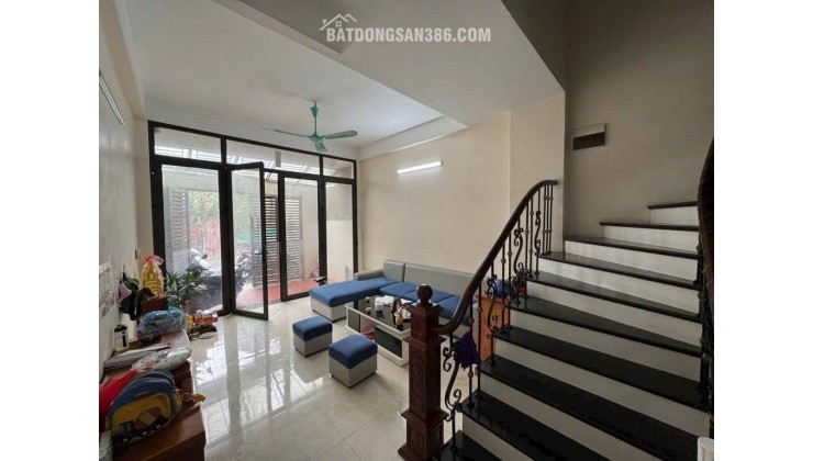 NHÀ ĐẸP VỪA Ở VỪA KINH DOANH – Ô TÔ TRÁNH NHAU Thôn Sáp Mai  xã Thiên Lộc (Võng La cũ) Diện tích: 57m² Mt 4.1m Sẵn nhà 4 tầng kiên cố