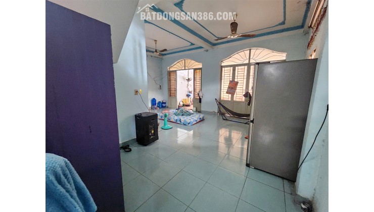 KHÁCH NGỘP GỬI BÁN NHÀ 2 LẦU MT NGUYỄN XIỂN QUẬN 9, NGANG 7.3M, DT 134.8M2, GIÁ THỎA THUẬN