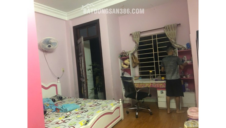 Bán nhà mặt tiền đường 13, phường Tân Kiểng, Quận 7. 4x18m 3 lầu