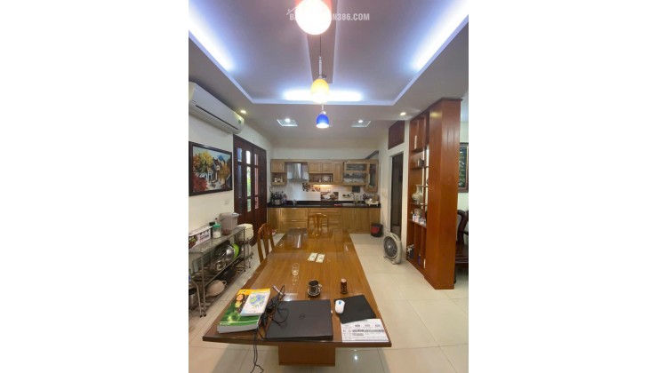 Cần bán BT Trung văn Hancic,Tố Hữu, DT 105mx 4T,MT 9m. Giá 35,5 tỷ. LH: 0964769634