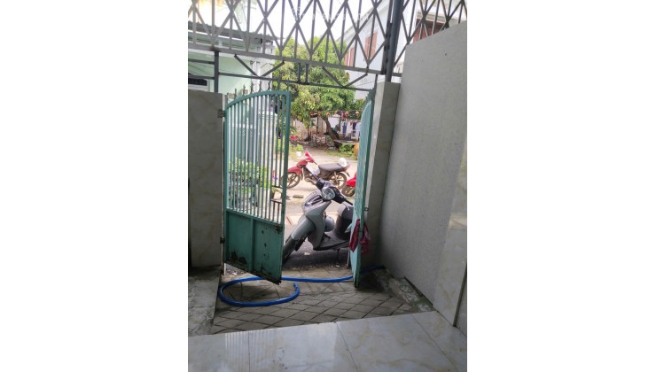 Cho thuê nhà nguyên căn ngay chợ Long Thạnh, xã Cần Giờ 70m2 chỉ 9tr/th. Lh:0932234469.