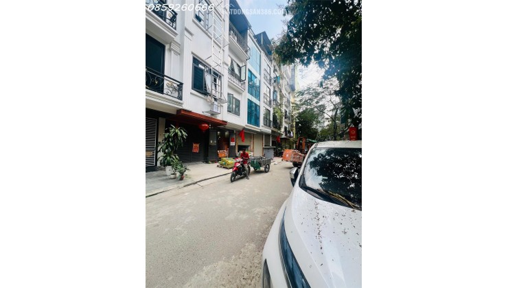 Bán nhà lô góc gần hồ điều hòa Từ Liêm ô tô tránh – vị trí đẹp. ô tô đỗ ngày đêm.