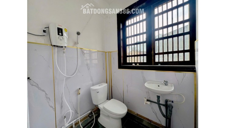 CHO THUÊ CHDV NGAY TRUNG TÂM QUẬN 1 ĐẦY ĐỦ TIỆN ÍCH, Ở NGAY. LH:0355640978